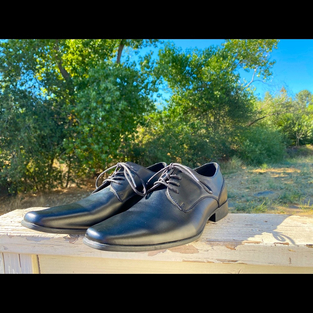 Calvin Klein Brodie Oxford Like-New Condition